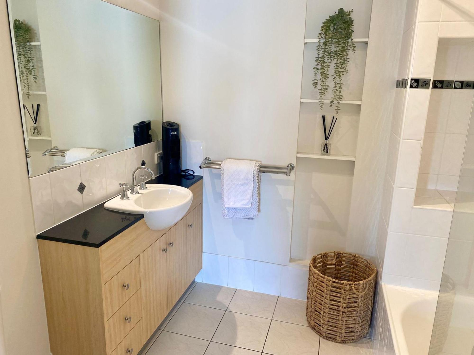 Breakwater 47 Apartment Townsville